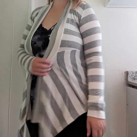 Stripped Tunic Cardigan - Picture 7 of 7